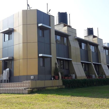 Savshanti Lake Resort サパットアーラ エクステリア 写真