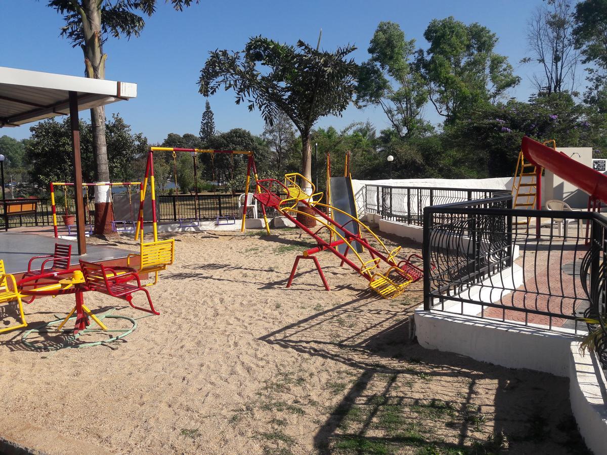 Savshanti Lake Resort サパットアーラ エクステリア 写真