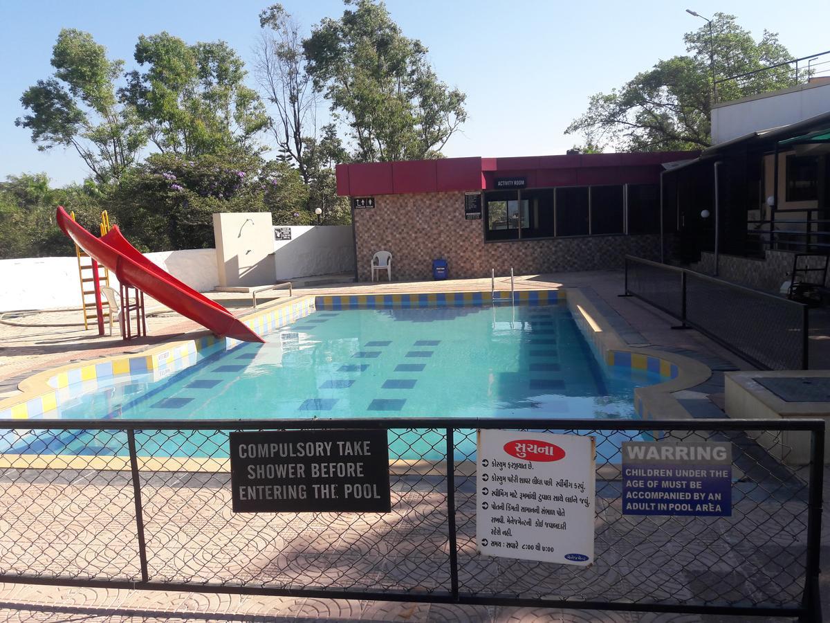 Savshanti Lake Resort サパットアーラ エクステリア 写真