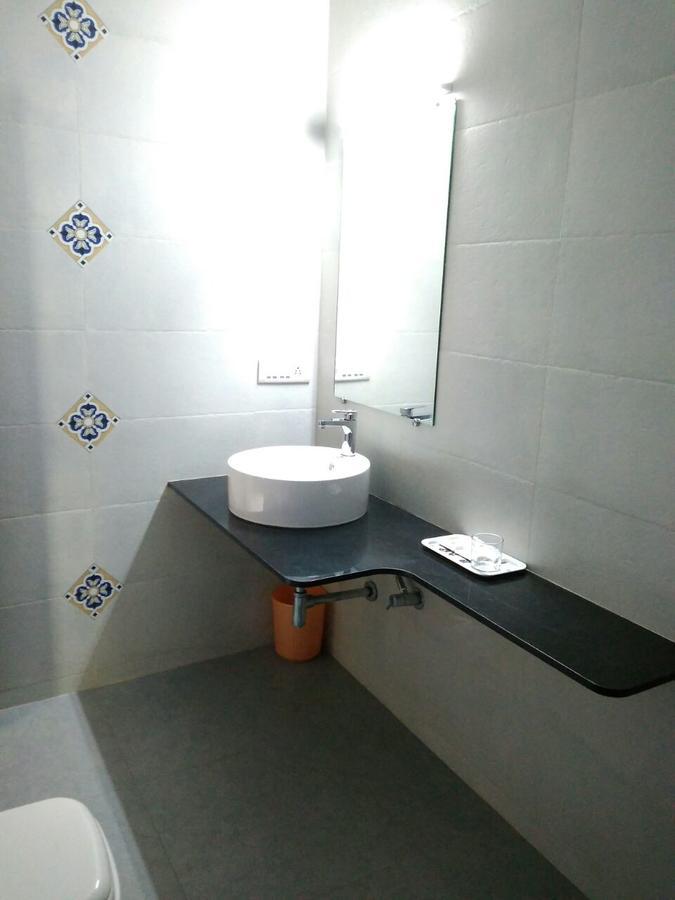 Savshanti Lake Resort サパットアーラ エクステリア 写真