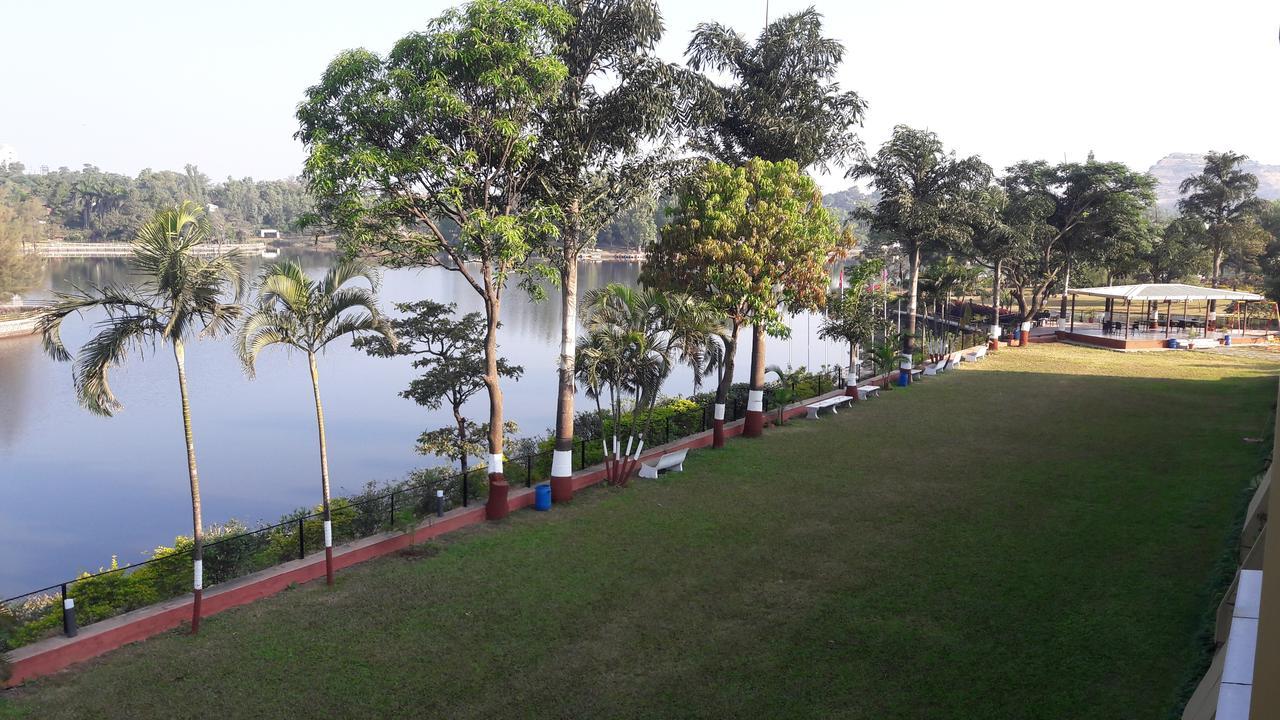 Savshanti Lake Resort サパットアーラ エクステリア 写真