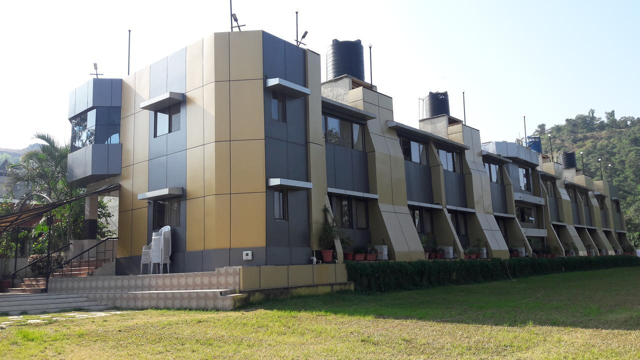 Savshanti Lake Resort サパットアーラ エクステリア 写真
